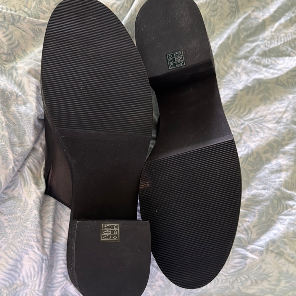 Eileen Fisher Black Leather Slip-On Mules - Picture 3 of 4
